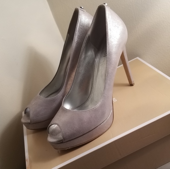 Shoes - Picture 3 of 5